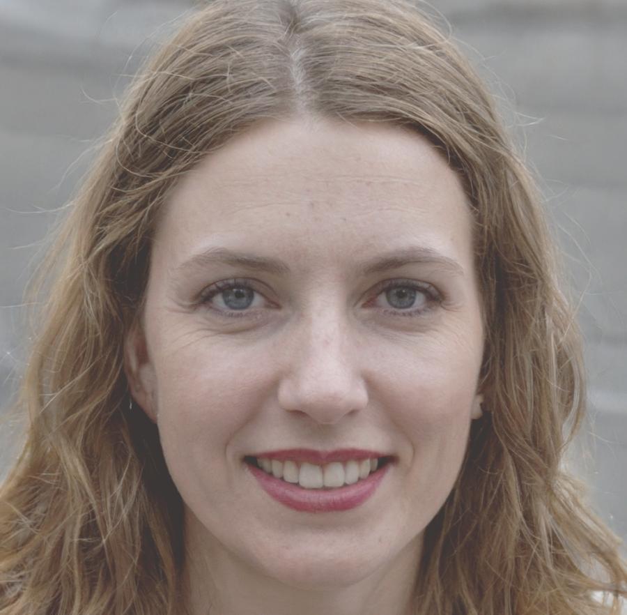 Portrait d'Ilona Fontaine, consultante trésorerie