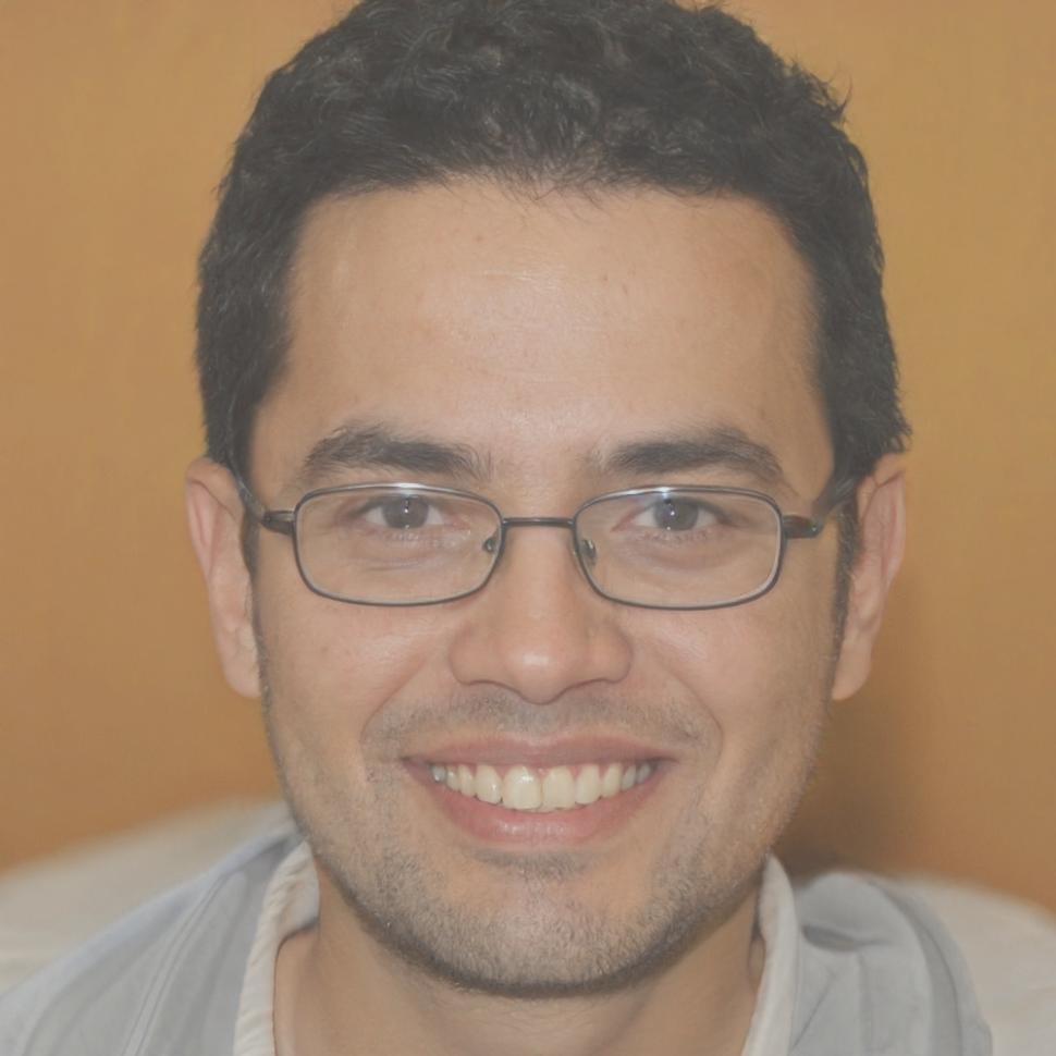 Portrait de Léonard Terrier, directeur stratégique chez norexiluvaya